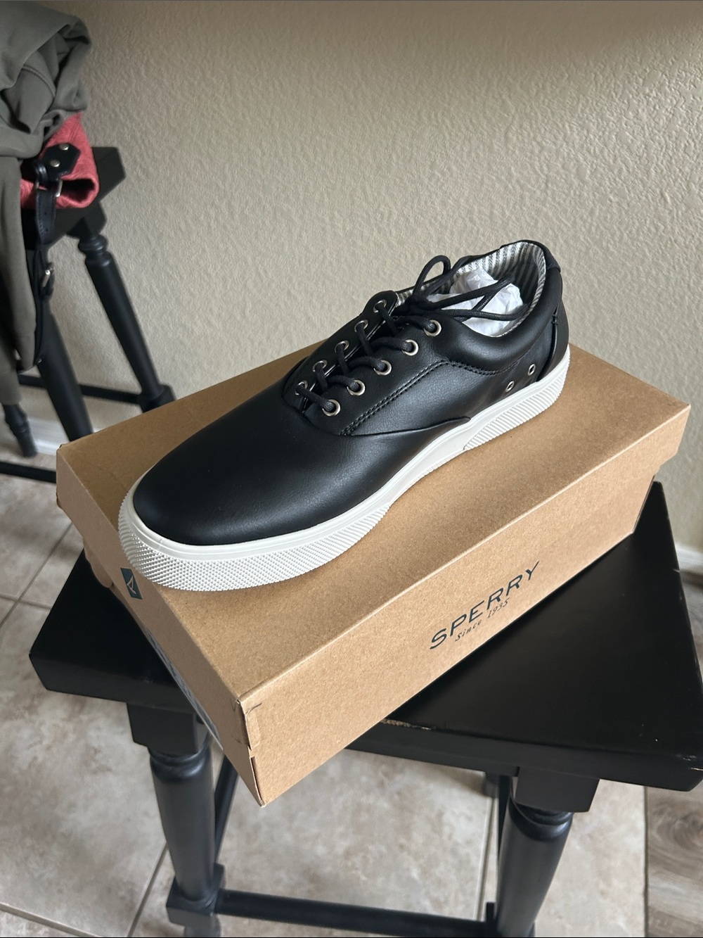 NIB Sperry Black Leather Boat Shoe with White Sole 11